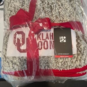 OU Fuzzy blanket